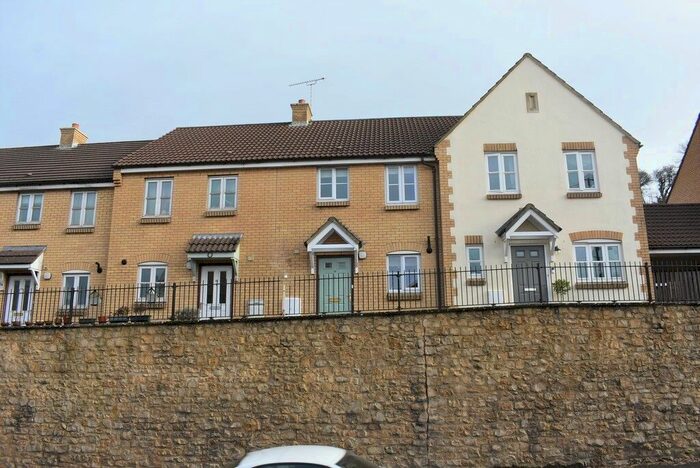 3 Bedroom Terraced House To Rent In North Street, Crewkerne, TA18