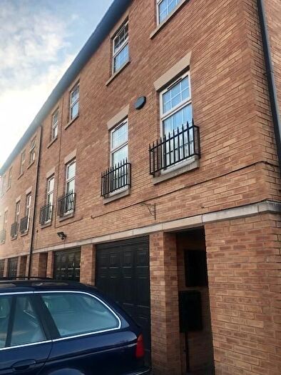 4 Bedroom Town House To Rent In The Point, Wakefield, WF2