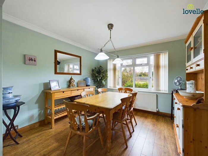 2 Bedroom Detached Bungalow For Sale In Caistor Road, Market Rasen, LN8