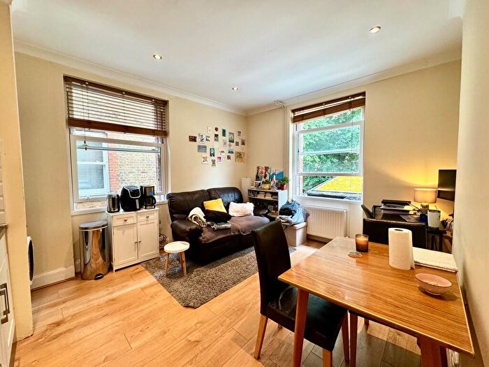 1 Bedroom Maisonette To Rent In Archway Road, London, N6