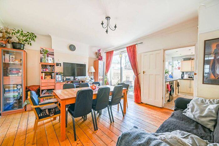 3 Bedroom Terraced House For Sale In Swinderby Road, Wembley, HA0