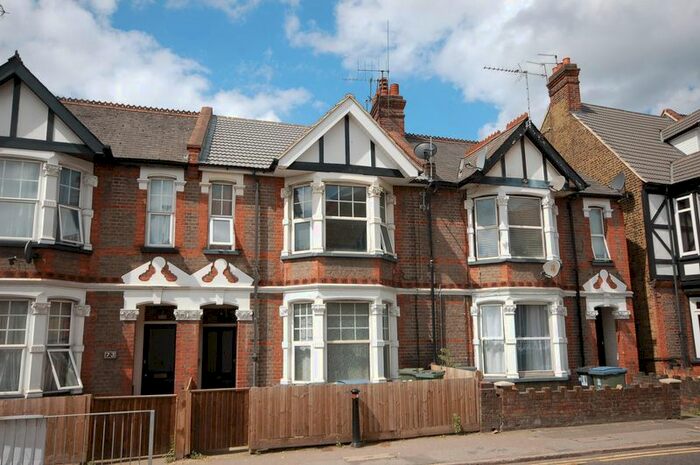 2 Bedroom Flat To Rent In Cassio Road, Watford, WD18