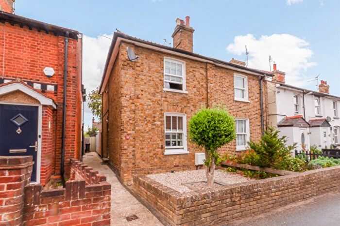 3 Bedroom Semi-Detached House For Sale In Crouch Road, Burnham-On-Crouch, CM0