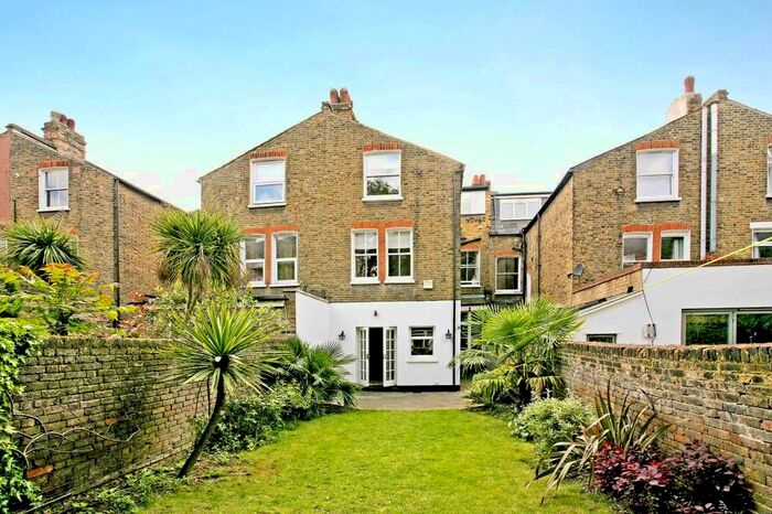 5 Bedroom Detached House To Rent In Killyon Road, London SW8