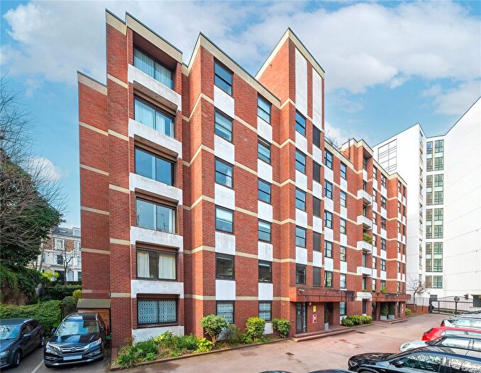 2 Bedroom Flat To Rent In Cameret Court, Lorne Gardens, London, W11