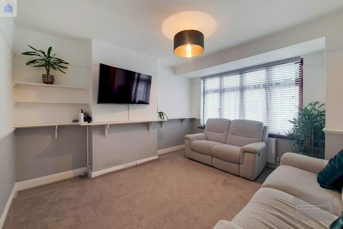 3 Bedroom Terraced House To Rent In Sherringham Avenue, London, N17