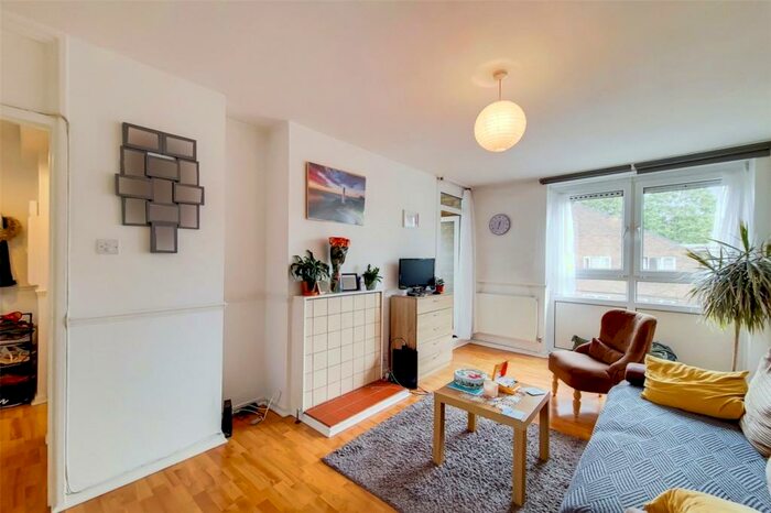 1 Bedroom Apartment To Rent In Spanby Road, London, E3