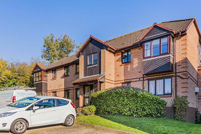 1 Bedroom Apartment To Rent In Bornedene, Potters Bar, EN6