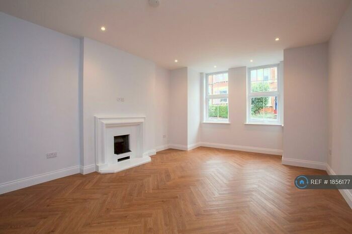 2 Bedroom Flat To Rent In Sarre Road, London, NW2