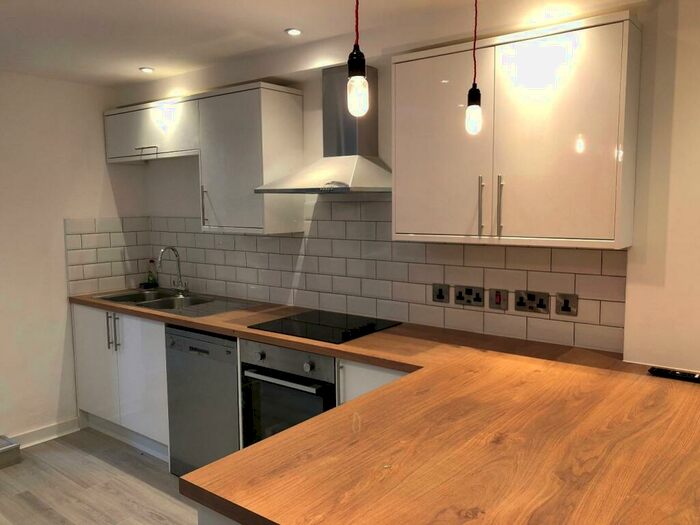 6 Bedroom Terraced House To Rent In Dawlish Road, Selly Oak, Birmingham, West Midlands, B29