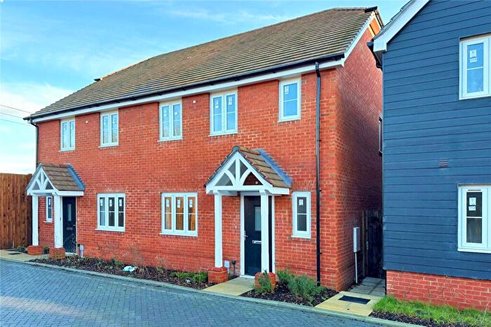 3 Bedroom Semi-Detached House For Sale In Fuggle Hop Close, Tongham, Farnham, Surrey, GU10