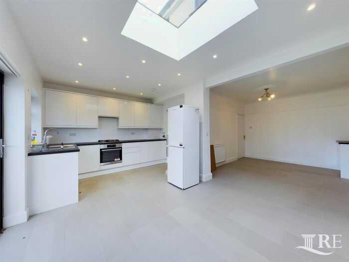 4 Bedroom Semi-Detached House To Rent In Devon Close, Perivale, Greenford, UB6