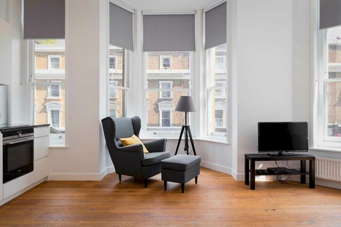 1 Bedroom Flat To Rent In Inverness Mansions, Moscow Road, Bayswater, London, W2