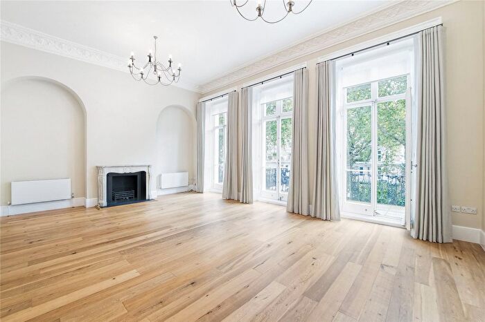 3 Bedroom Flat To Rent In Cranley Gardens, South Kensington, London, SW7