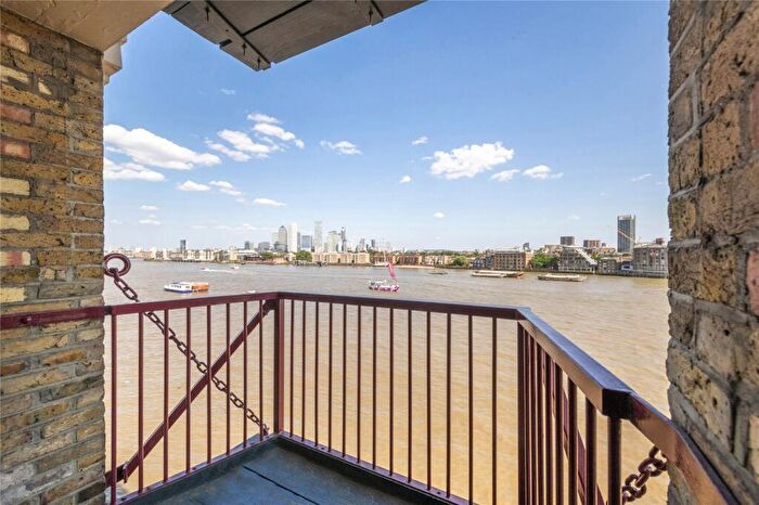 Flat To Rent In Wapping High Street, Wapping, E1W