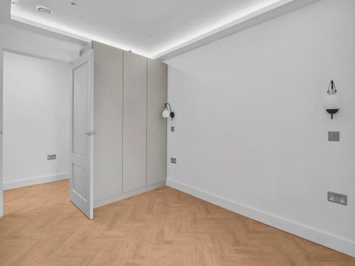 2 Bedroom Flat To Rent In South Croydon, South Croydon, Surrey, CR2