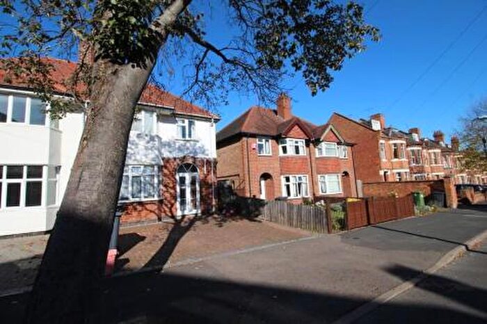5 Bedroom Semi-Detached House To Rent In Claremont Road, Leamington Spa, Warwickshire, CV31