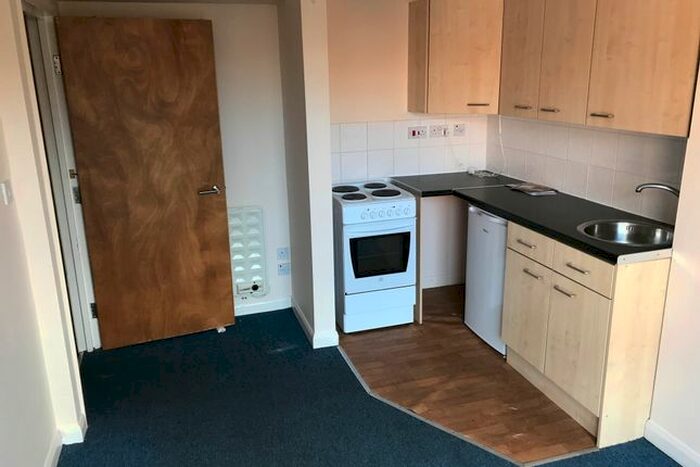 1 Bedroom Flat To Rent In Salisbury Street, Southampton SO15