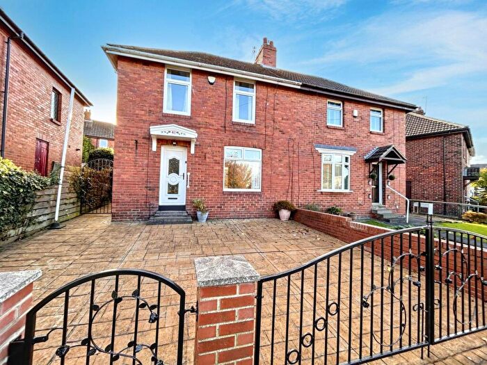 3 Bedroom Semi Detached House For Sale In Hopper Road, Gateshead, Tyne And Wear, NE10