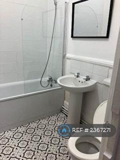 2 Bedroom Flat To Rent In Croxteth Grove, Liverpool, L8