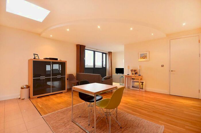 1 Bedroom Flat To Rent In Cluny Place, Borough, London, SE1