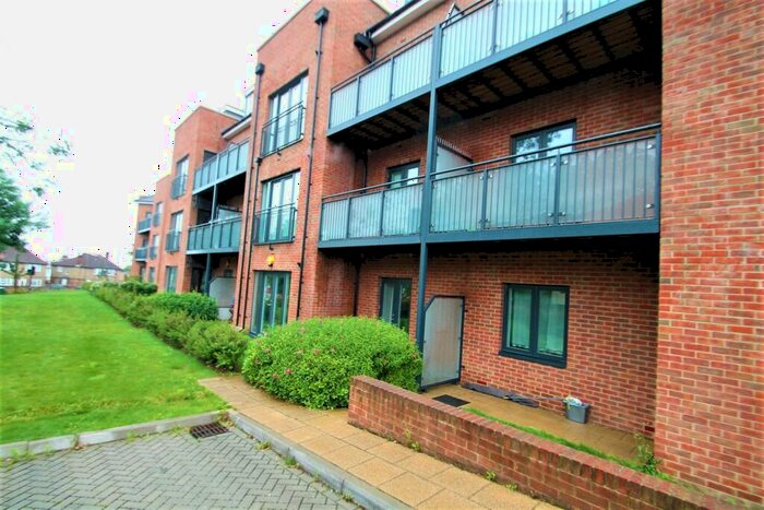2 Bedroom Flat To Rent In Maven Court, Sudbury Hill, Harrow, HA1