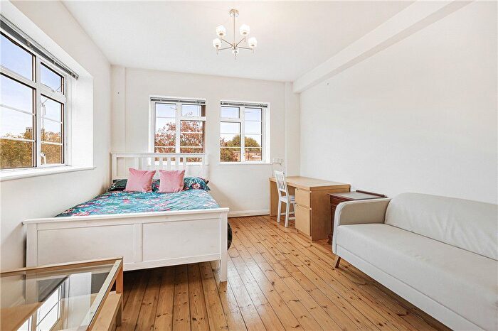 3 Bedroom Flat To Rent In West Kensington Court, Edith Villas, London, W14