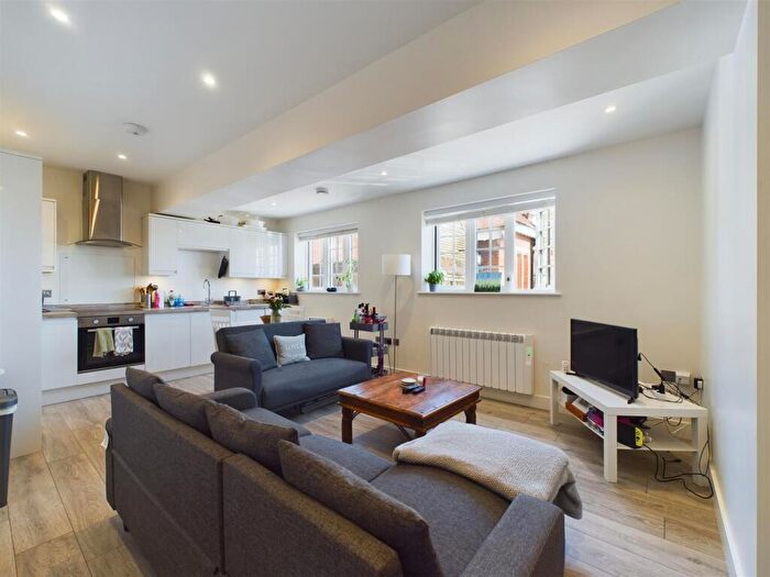 2 Bedroom Flat To Rent In Hermitage Road, Hitchin, SG5