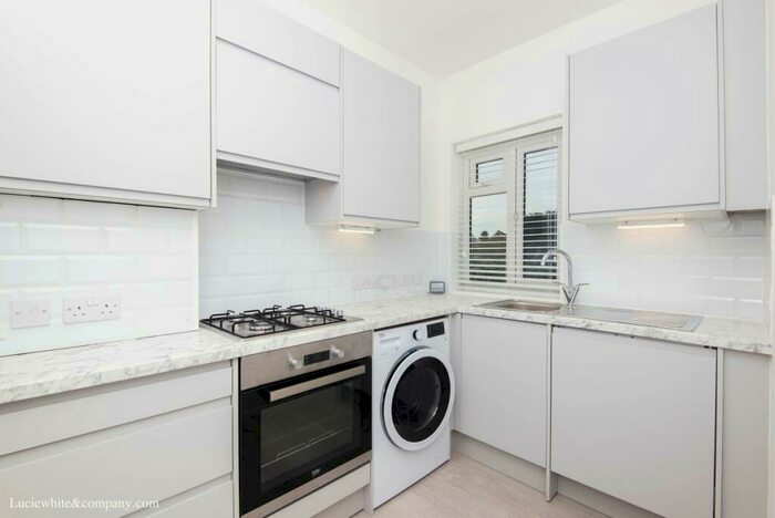 1 Bedroom Flat To Rent In Norbiton Avenue, Kingston Upon Thames, KT1