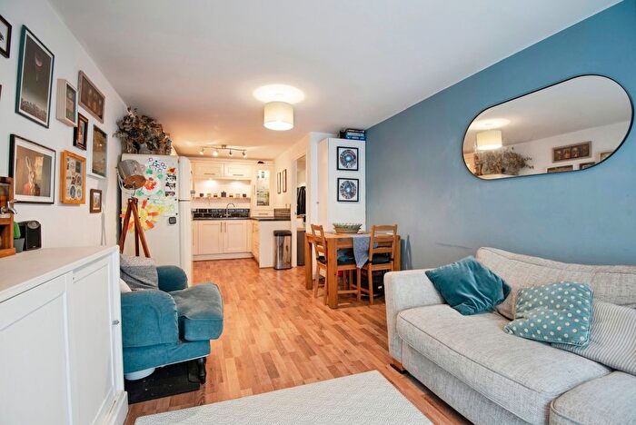 2 Bedroom Maisonette For Sale In Coopers Yard, Paynes Park, Hitchin, Hertfordshire, SG5