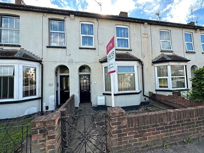 2 Bedroom Flat To Rent In London Road, Colnbrook, SL3