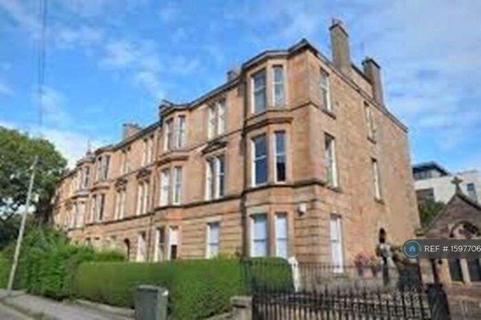 3 Bedroom Flat To Rent In Holyrood Crescent, Glasgow, G20