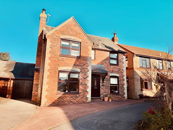 4 Bedroom Detached House For Sale In Nelson Close, Oxfordshire, OX10