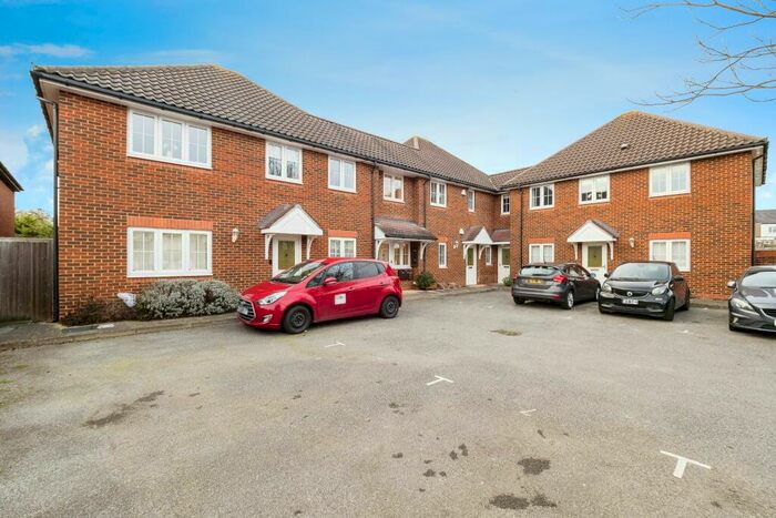 2 Bedroom Apartment To Rent In Wildings Apartments, Witham Road, RM2