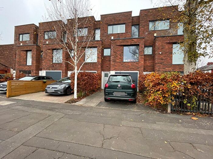 3 Bedroom Town House To Rent In School Lane, Didsbury, M20