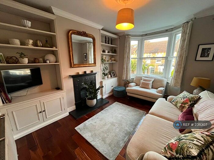 2 Bedroom Maisonette To Rent In Merritt Road, London, SE4