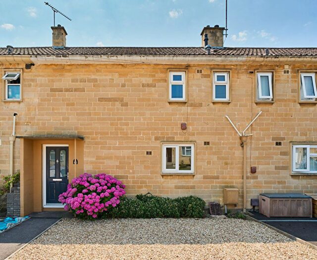 2 Bedroom Property To Rent In Brookfield Park, Bath, BA1