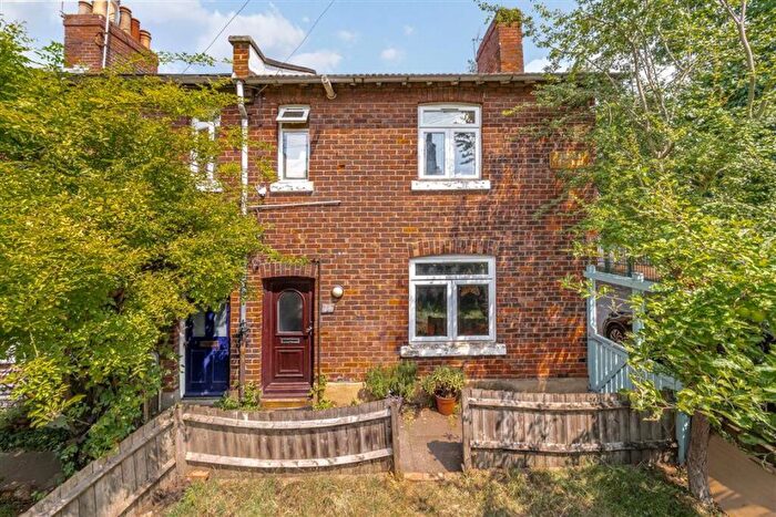 3 Bedroom End Of Terrace House For Sale In Campion Terrace, Cricklewood, NW2