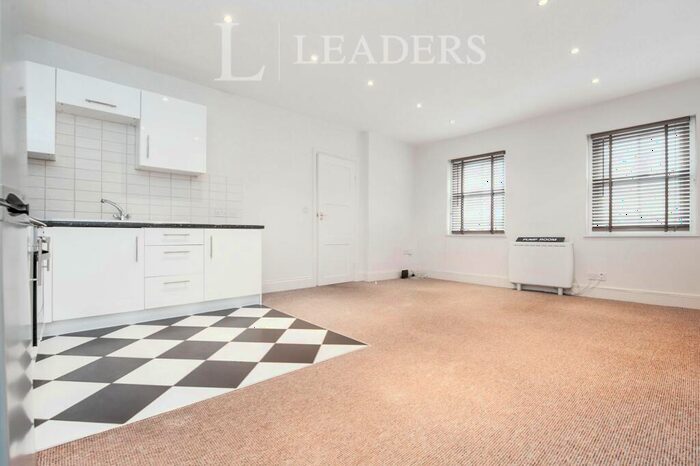 1 Bedroom Apartment To Rent In Archway Court, SN7