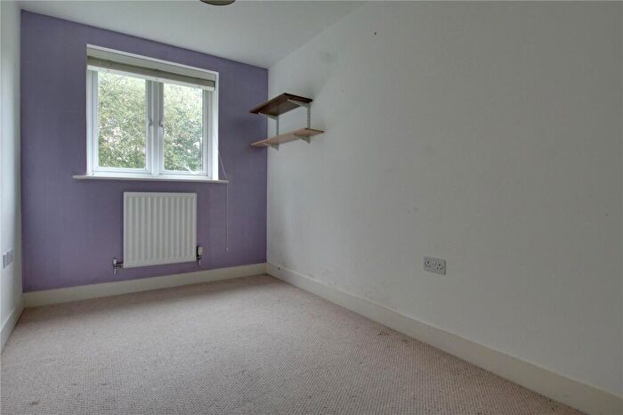 2 Bedroom Flat For Sale In Alder Court, Fleet, Hampshire, GU51