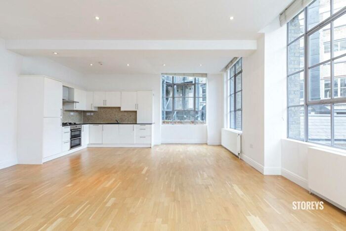 2 Bedroom Apartment To Rent In Shepherdess Place, Shoreditch, London, N1