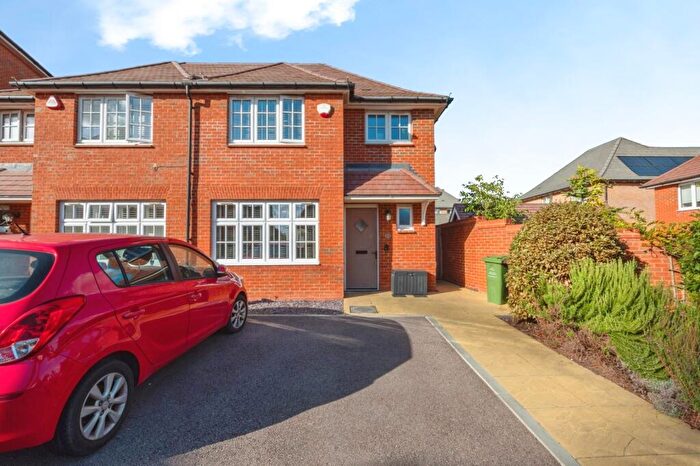 3 Bedroom Semi Detached House For Sale In Wilson Close, Weldon, Ebbsfleet Valley, Swanscombe, DA10