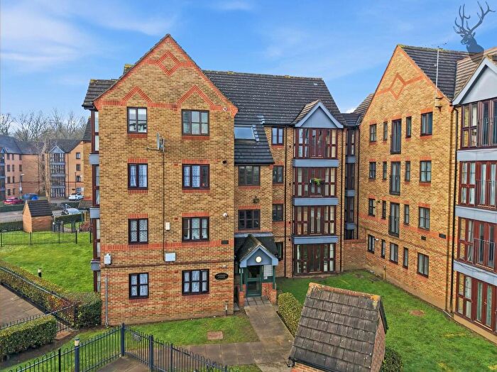 2 Bedroom Flat To Rent In Tidworth Road, London, E3