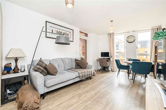 1 Bedroom Flat For Sale In Telegraph Avenue, Geenwich, SE10