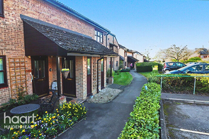 1 Bedroom Maisonette For Sale In Beechcroft Court, Bracknell, RG12