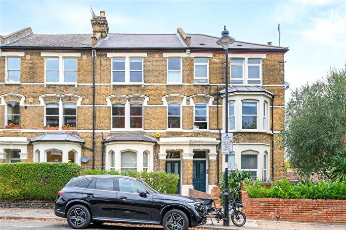 4 Bedroom Terraced House To Rent In Freegrove Road, Holloway, London, N7