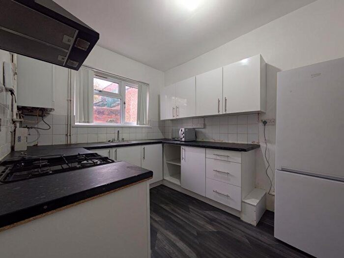 1 Bedroom Semi-Detached House To Rent In Incredible Shared-Home On Gregory Boulevard, NG7