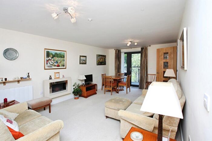 1 Bedroom Flat For Sale In Ilex Close, Llanishen, Cardiff, CF14