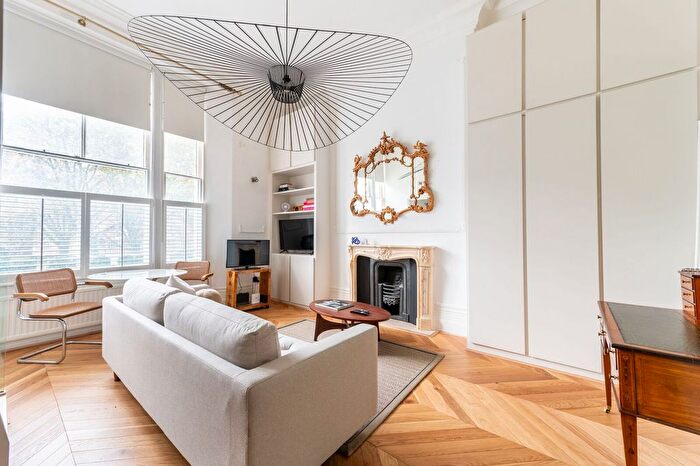 Studio To Rent In Gloucester Terrace, Bayswater, London, W2