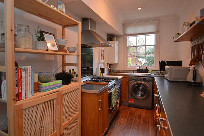 1 Bedroom Flat For Sale In Frog Hall Drive, Wokingham, RG40